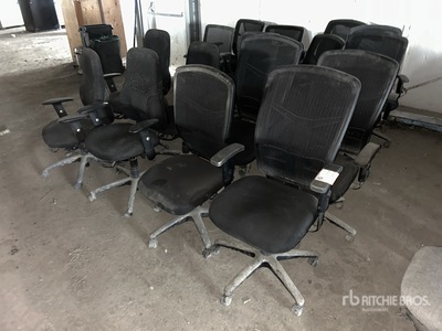 Quantity of (8) Chairs Materiały biurowe