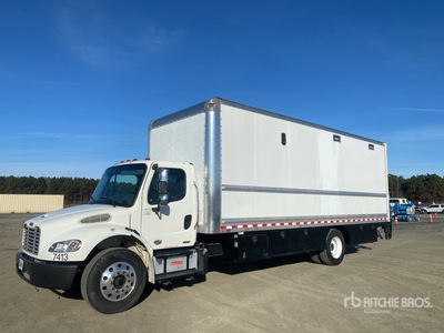 2012 Freightliner M2106 4x2 Camion fourgon