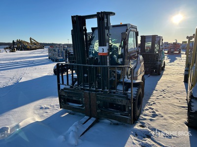 2010 Cat P9000 8400 lb Cushion Tire Montacargas