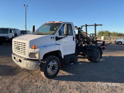 2005 Chevrolet C7500 4x2 Rear Loader Waste Collection Truck