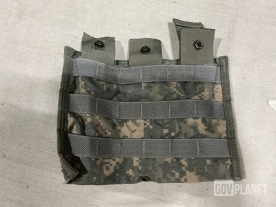 (1,885) M4 Three Mag Pouches
