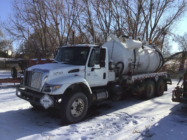 2007 Presvac System on 2007 International 7400 6x4 Vacuum Tanker Truck