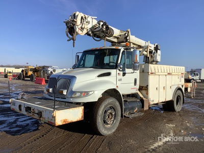 2006 Altec DM47TC on 2007 International 4400 4x2 Camion pelle
