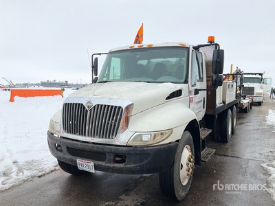 2002 International 4400 6x4 Camión Caja Abierta