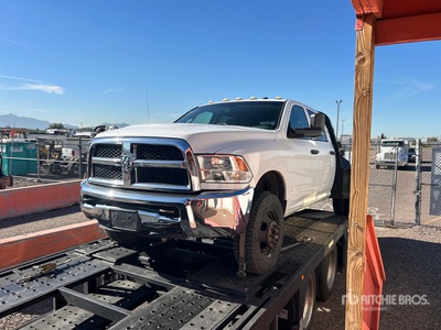 2018 Ram 3500 4x4 Crew Cab Flatbed Truck