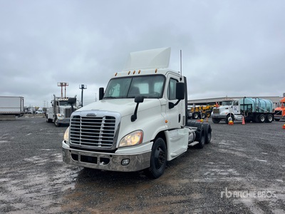 2019 Freightliner Cascadia 125 6x4 T/A Day Cab Truck Tractor