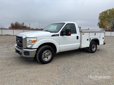 2015 Ford F-350 XL 4x2 Utility Truck