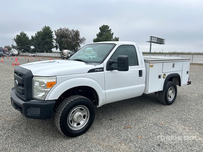 2016 Ford F-350 XL 4x4 Utility Truck