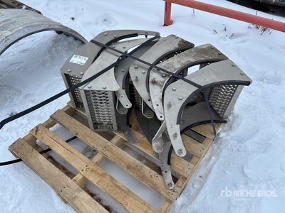 Quantity of (6) Peterbilt 389 Fuel Tank Steps