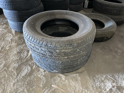 Quantity of (2) General Grabber HTS 255/70R17 Opony