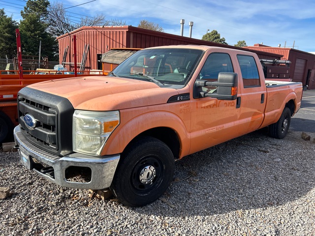 2011 Ford F-350 XL 4x2 Crew Cab Pickup (Inoperable)