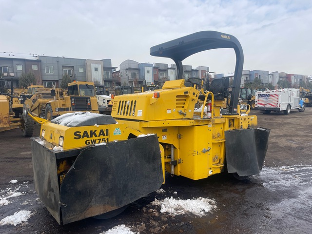 2018 Sakai GW7512 7 Wheel Pneumatic Roller