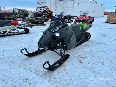 2019 Arctic Cat M8000 Snowmobile