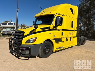 2019 Freightliner Cascadia 126 6x4 تراكتور شاحنة كابينة النوم (ثنائية المحور)