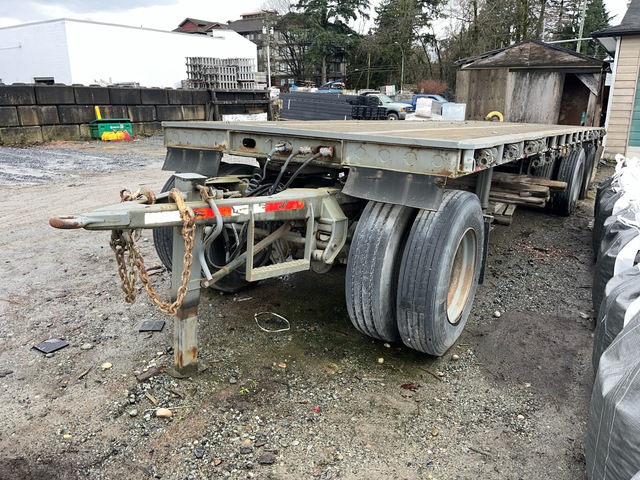 1985 Knight 27 ft T/A Flatbed Trailer