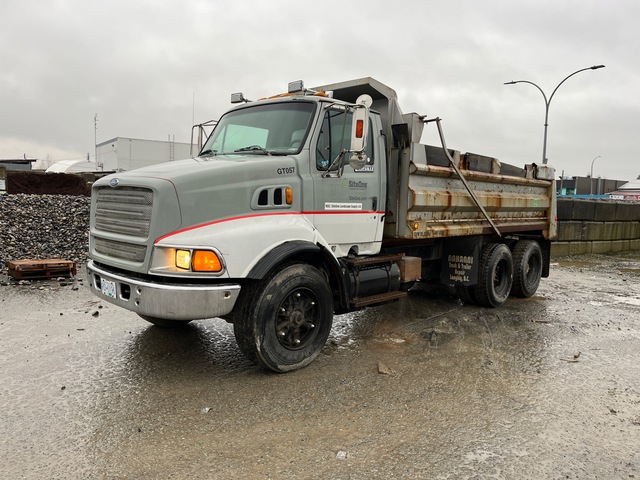 1996 Ford LT8513 6x4 T/A Dump Truck