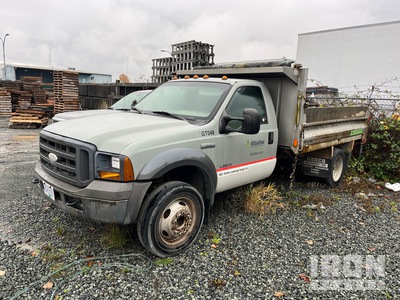 2005 Ford F-550 4x2 S/A Camión dumper
