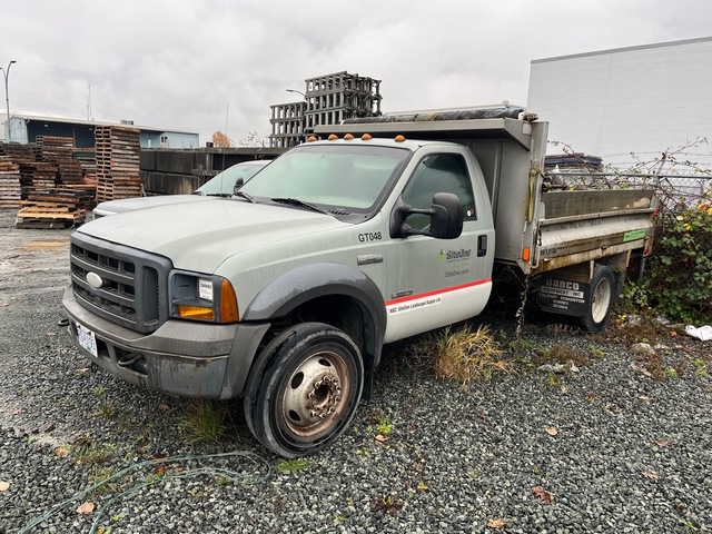 2005 Ford F-550 XL 4x2 S/A Dump Truck