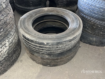 Quantity of (2) Continental 225/70R19.5 Opony