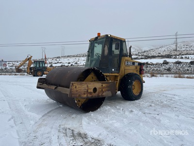 1997 Cat CS563C Smooth Drum Compactor