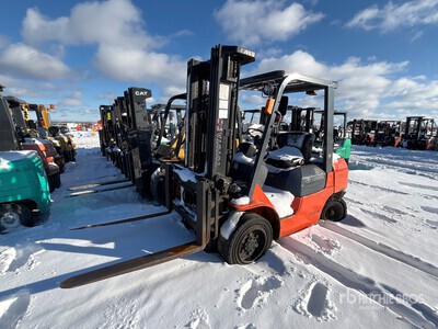 2004 Toyota 7FGU30 5620 lb Pneumatic Tire رافعة شوكية