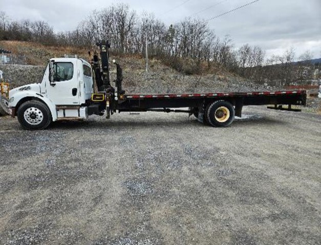 2009 Freightliner M2 106 Flatbed Truck with Crane 2009 Freightliner M2 106 Flatbed Truck with Crane