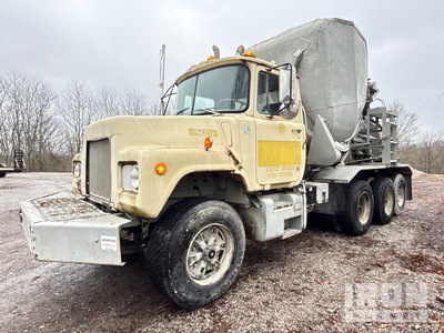1979 Mack Dump Truck 8x4 Mack Dump Truck w/Rear Dump Agitator T/A Dump Truck