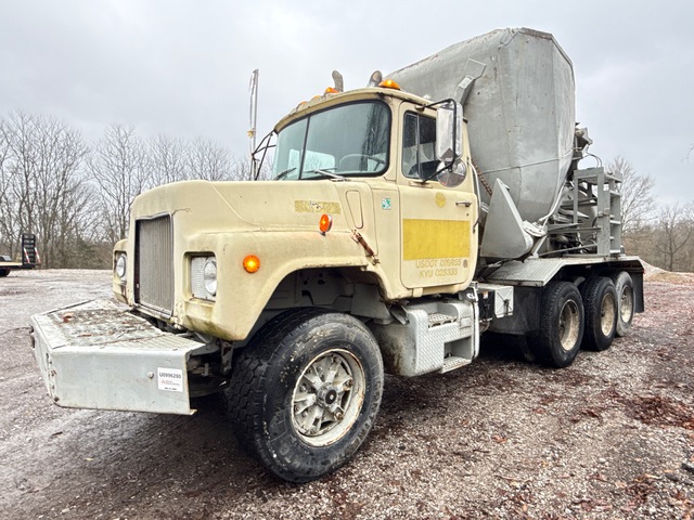 1979 Mack 8x4 Rear Agitator T/A Dump Truck