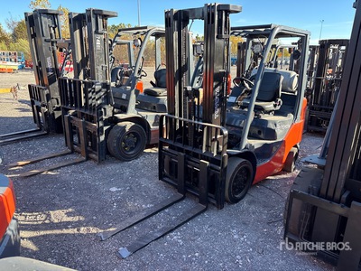 2018 Toyota 8FGCU25 4500 lb Pneumatic Tire Forklift