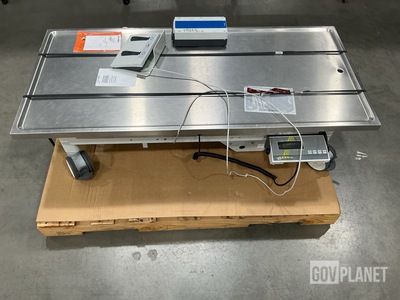 Panno-Med A-7423 Veterinary Lift Table