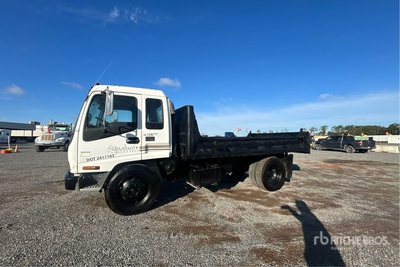 2003 GMC WT5500 4x2 S/A Camión dumper