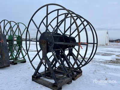 Quantity of (2) 8 ft diameter Soporte de carrete