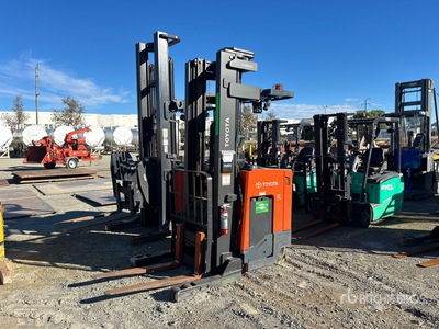 2020 Toyota 9BRU18 3500 lb شاحنة رفع كهربائية