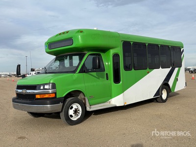 2013 Chevrolet Express 4500 4x2 11-Seat Bus