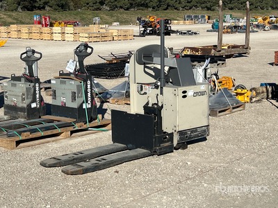 Crown PR4500-60 6000 lb Electric Vérins de châssis (Inoperable)