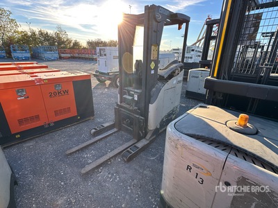 2010 Crown RR5725-35 Kommissionier-Stapler