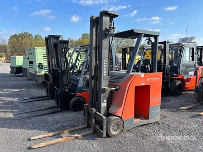 2016 Toyota 8FBNCU20 4000 lb Electric Forklift (Inoperable)