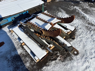 Wacker Neuson 24 in Excavator Thumb