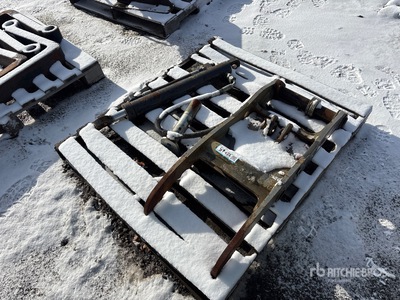 Wacker Neuson 38 in Excavator Thumb