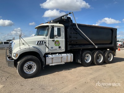 2015 Mack GU713 8x4 Tipper Truck