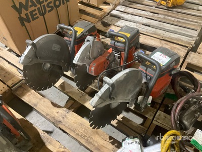 Quantity of (3) 2021 Husqvarna K970 III منشار القطع