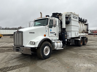 Guzzler on 2015 Kenworth T800 6x4 شاحنة شفط و حفر