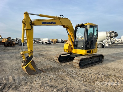 Komatsu Rupsgraafmachine