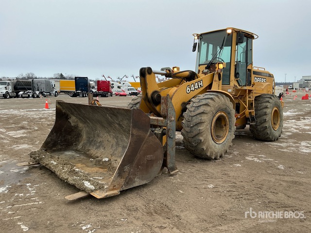 2001 John Deere 644H Wheel Loader | Ritchie Bros. Auctioneers
