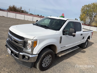 2017 Ford F-350 XLT 4x4 Crew Cab Pickup