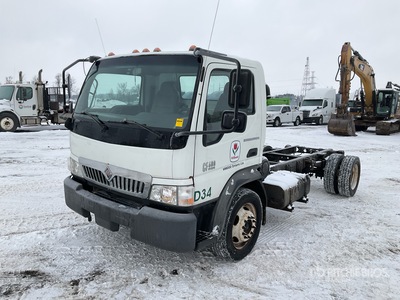 2006 International CF600 4x2 COE を見 Cab and Chassis