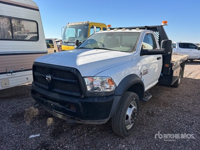 2013 Ram 5500 4x4 Camion à Plateau (Inoperable)