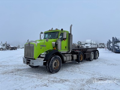 2006 Kenworth T800 8x4 Roll-Off Truck