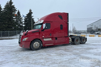 2018 Freightliner Cascadia 126 6x4 T/A Sleeper Truck Tractor