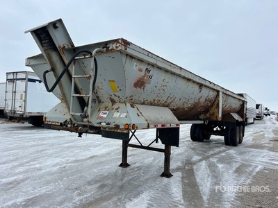 2007 Dierzen Pit Boss 30 ft T/A Frameless kiep aanhangwagen